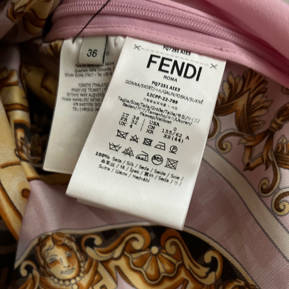 Like new Fendace Multicolour Silk Skirt $1,895 36 0 FENDI VERSACE - Picture 2 of 9